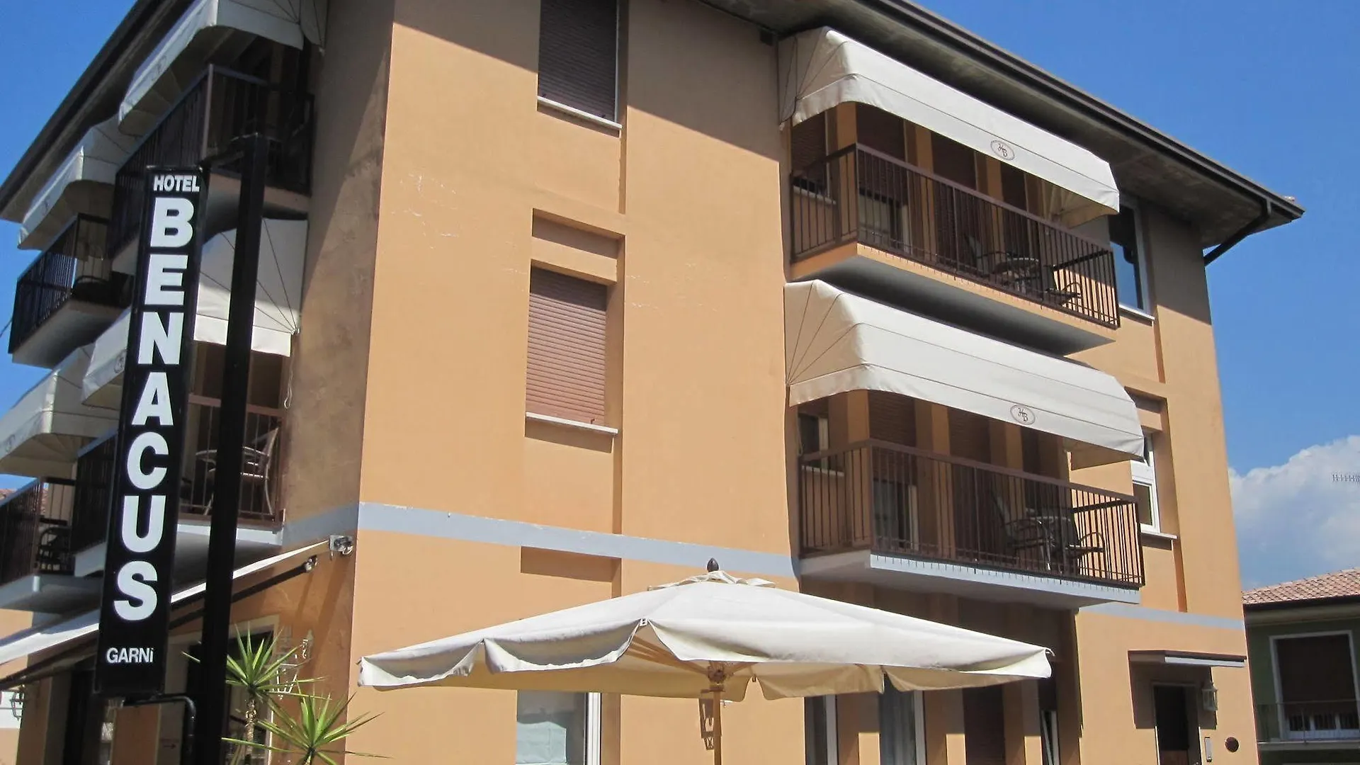 Hotel Benacus Μπαρντολίνο 2*,