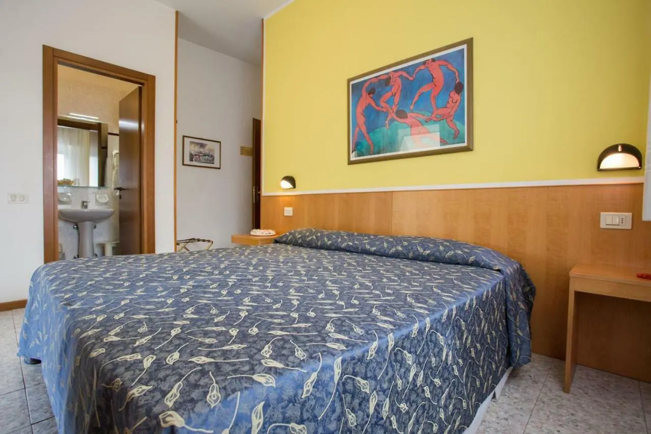 Hotel Benacus Μπαρντολίνο