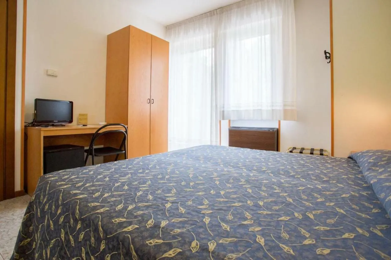 **  Hotel Benacus Bardolino Italy
