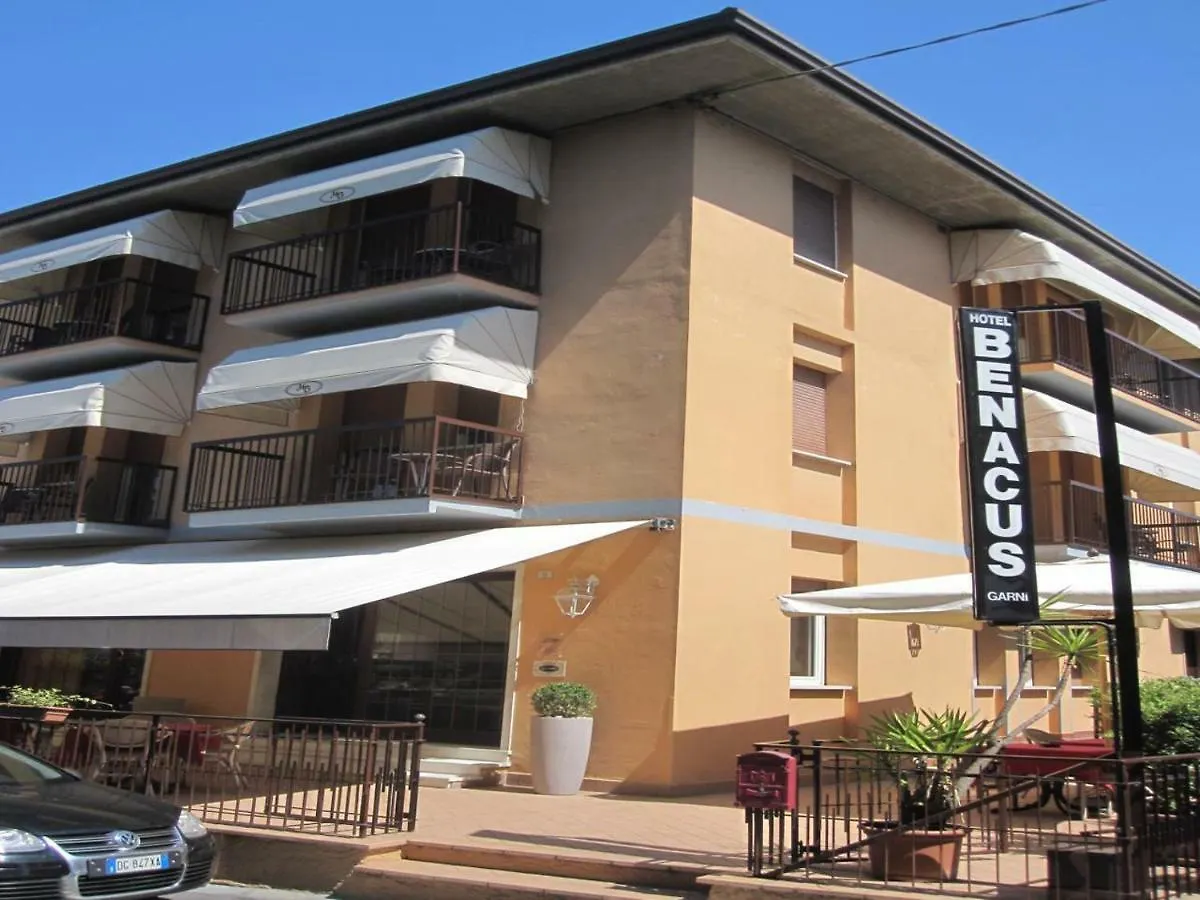 Hotel Benacus Μπαρντολίνο