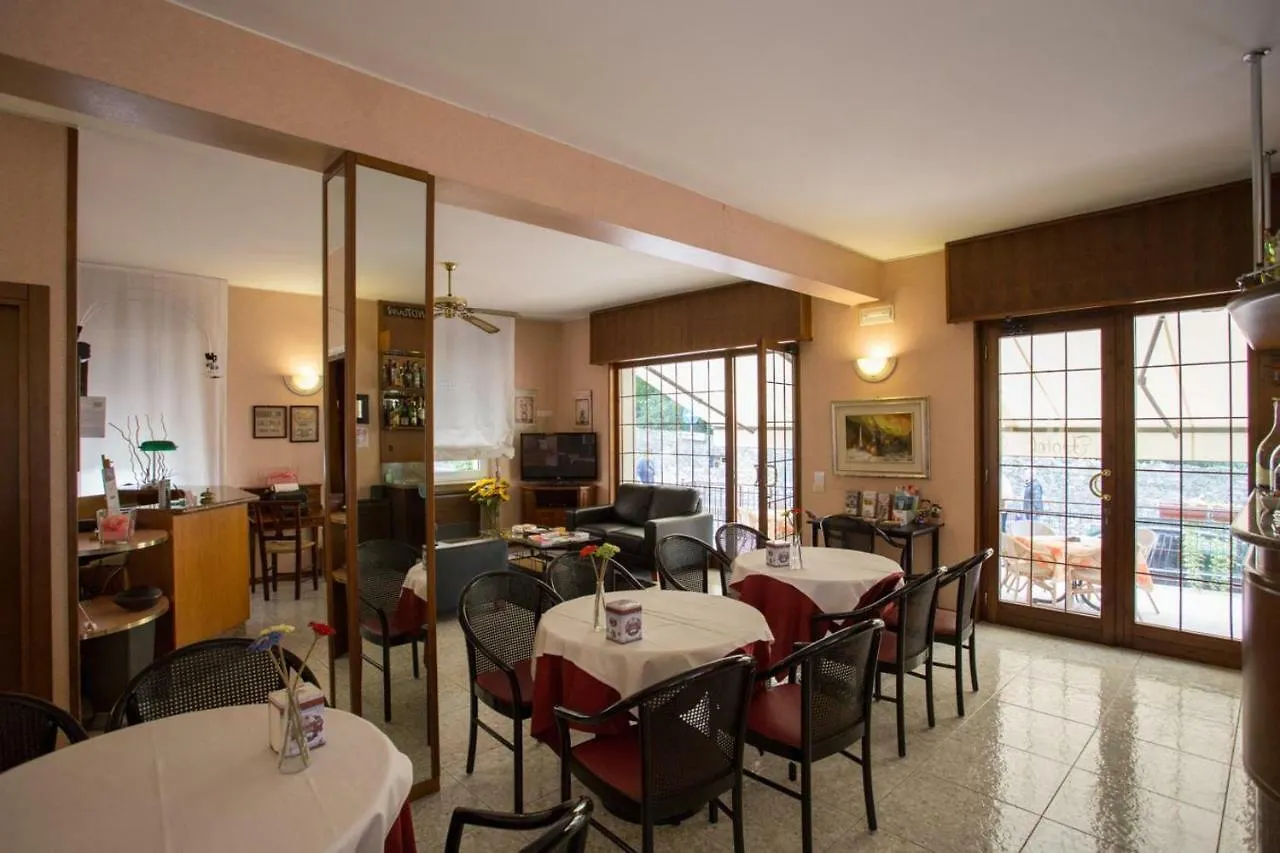 Hotel Benacus Μπαρντολίνο