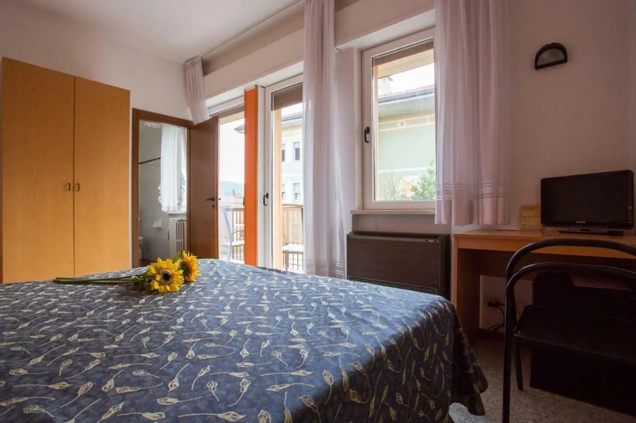 Hotel Benacus Μπαρντολίνο