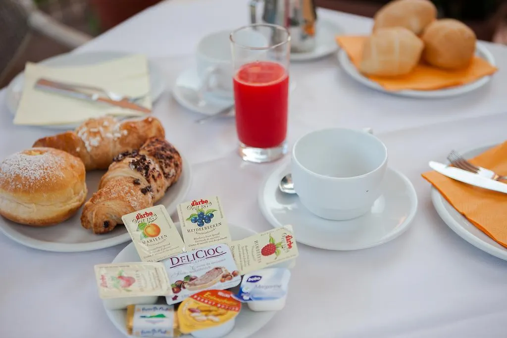 Hotel Benacus バルドリーノ