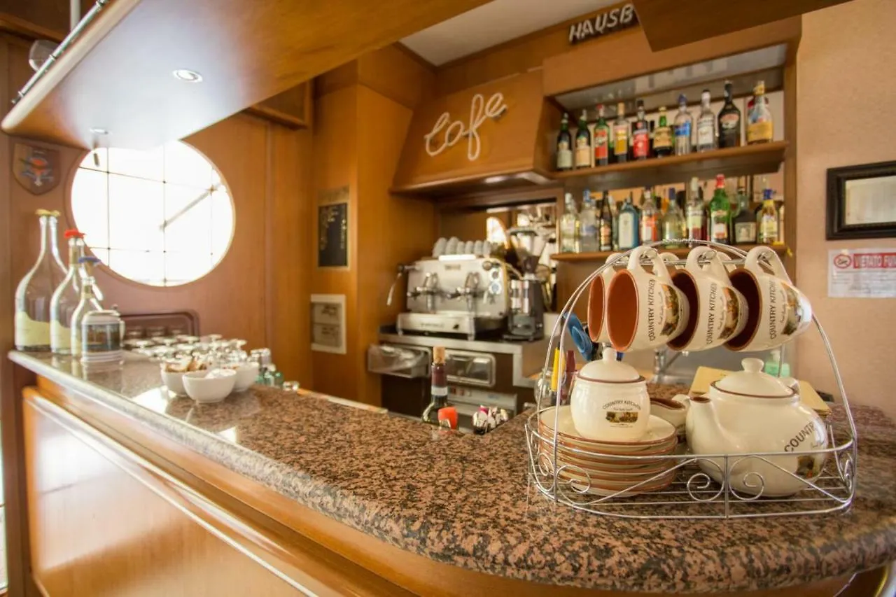 **  Hotel Benacus バルドリーノ イタリア
