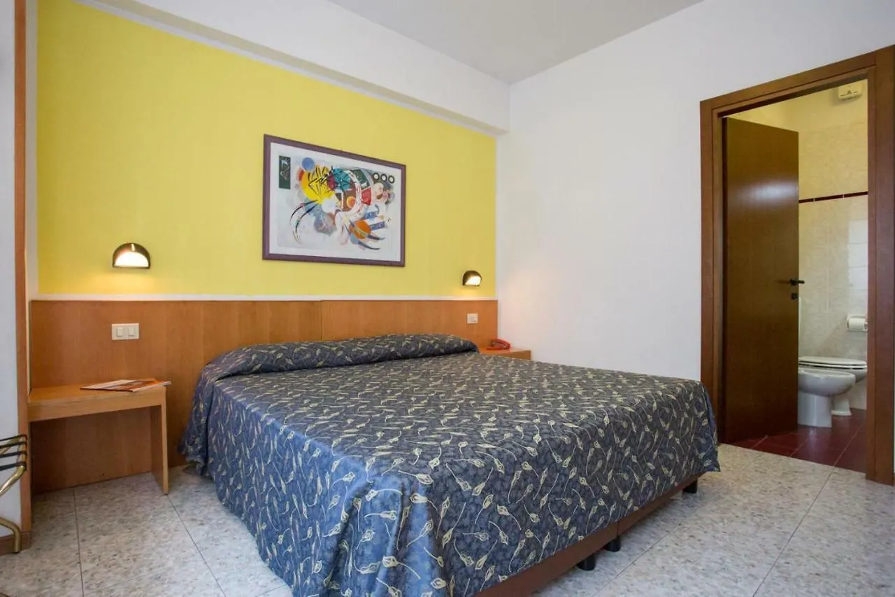 Hotel Benacus バルドリーノ 2*,  イタリア
